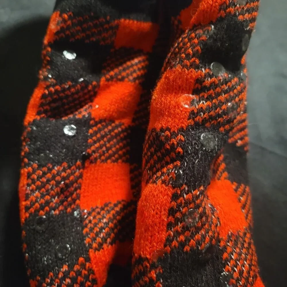 no brand black red